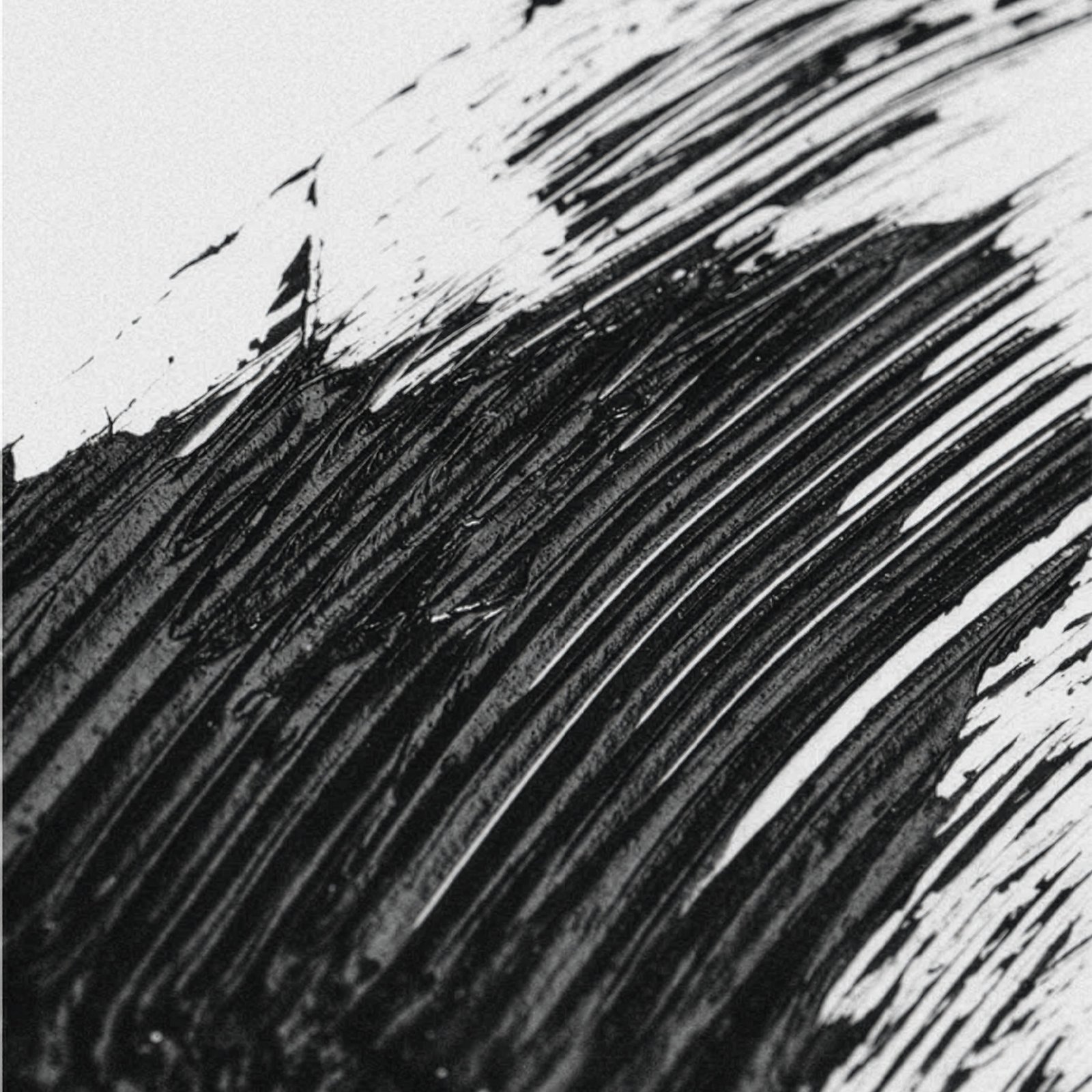 Lengthening & Volumising Mascara - Image 4