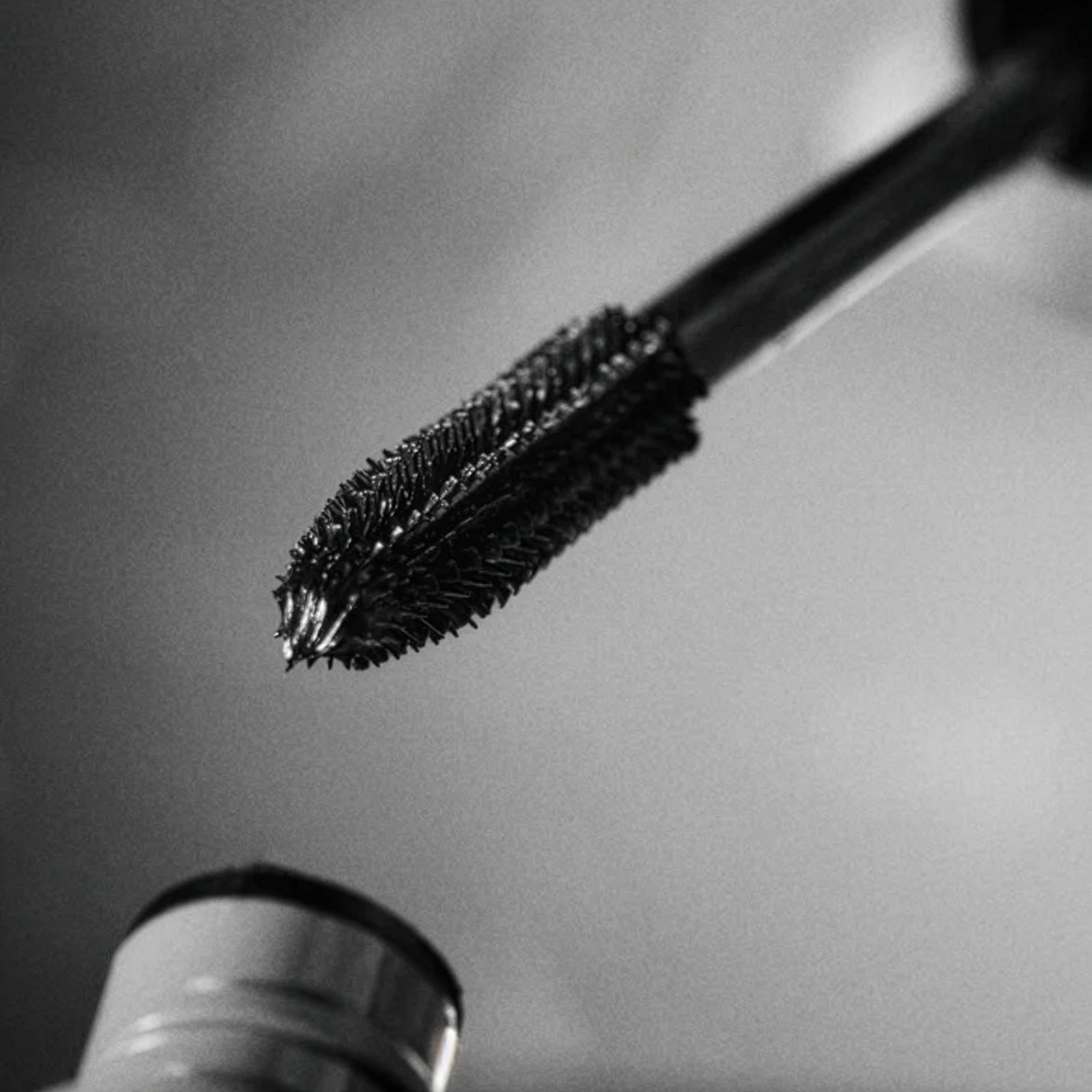 Lengthening & Volumising Mascara - Image 5